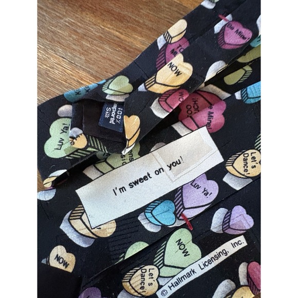 Men's Necktie Lot Of‎ 4 Tabasco, Candy Hearts, Stamps & Footballs All Over Print - Picture 14 of 16